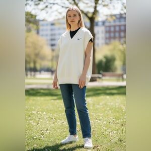 NWOT Women’s Nike Sportswear Phoenix Oversized Fleece SZ M